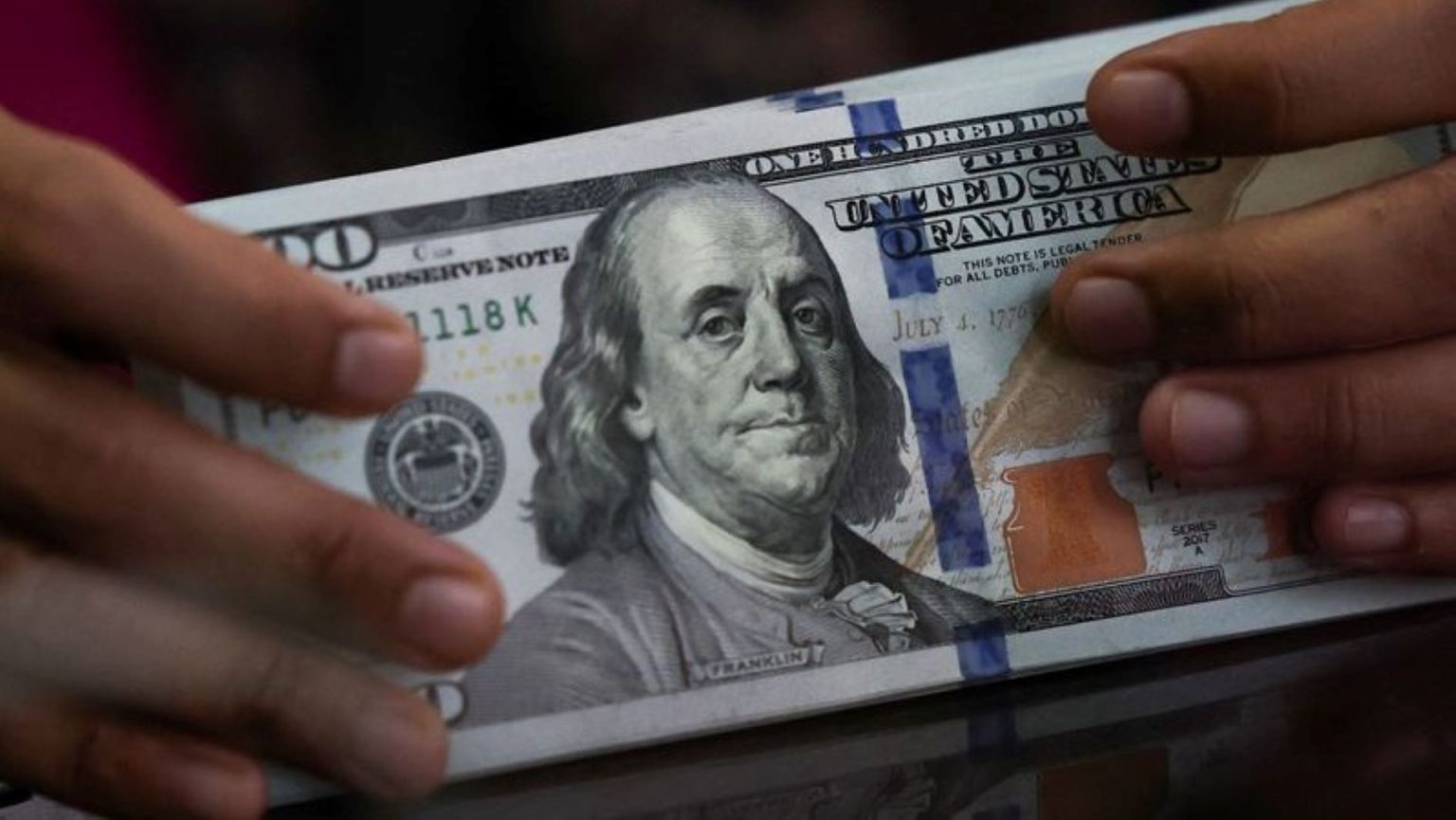 Dollar exchanges at N1,346 official rate, N1,400 in parallel market